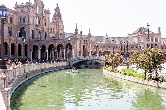 9-Day Tour: Madrid, Andalusia, Valencia & Barcelona from Madrid - Day 7: Valencia’s old streets and modern architecture