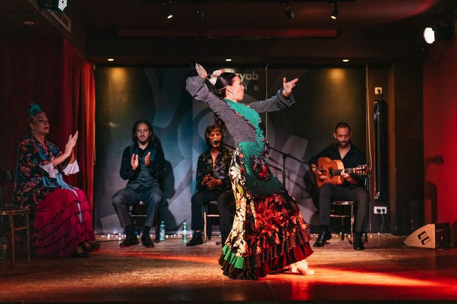 "Algarabía": Flamenco Show at Café Ziryab. Madrid - The atmosphere beyond the stage