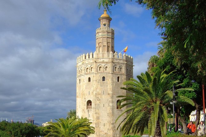 Andalusia 5-Day Guided Tour from Madrid via Cordoba - Day 2: Seville’s grand squares and open afternoon