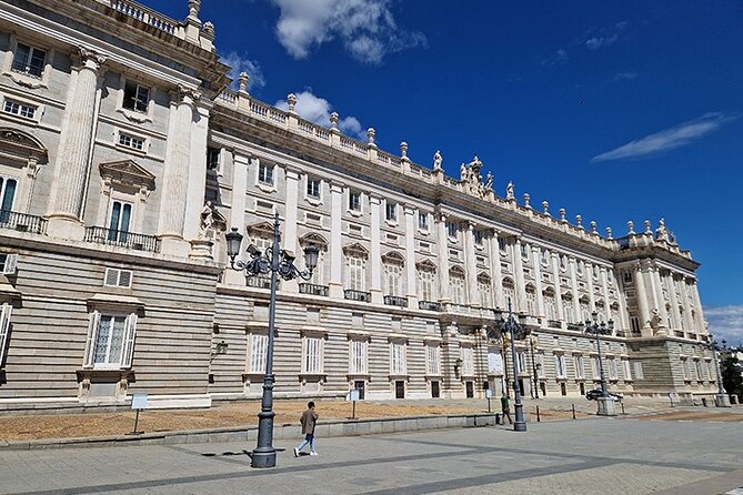 Andalusian Urban Escape - Starting beside the Royal Palace