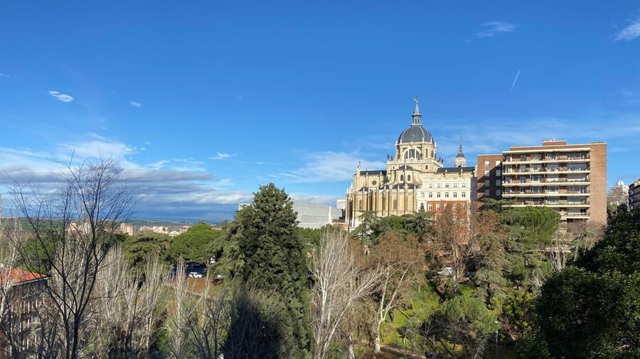 Architecture Tour: Old Historic Madrid with an architect - Practical advice for a comfortable walk