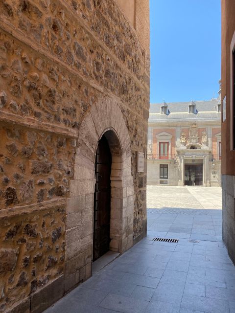 Architecture Tour: Old Historic Madrid with an architect - Traces of Madrid before the grand boulevards