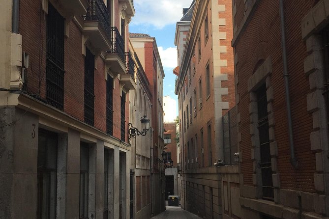 Architour through Lavapiés and Rastro with an architect - Reina Sofía’s Jean Nouvel extension