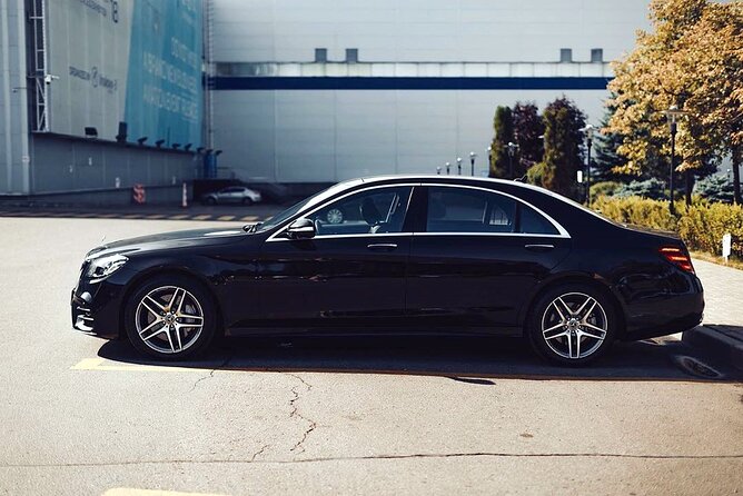 Arrival Transfer: Madrid Airport MAD to Madrid by Business Car - Key points to know before booking