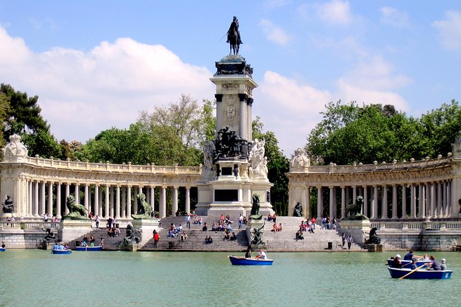 Arrival Transfer: Madrid Airport MAD to Madrid in Luxury Van - Finding your driver inside Madrid Airport