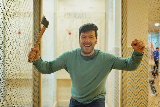 Axe Throwing 2 Hour Session - Your first throws and basic instruction