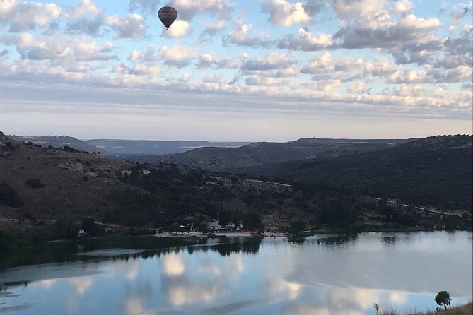 Balloon ride in Segovia with optional transportation from Madrid - Who will enjoy this morning most