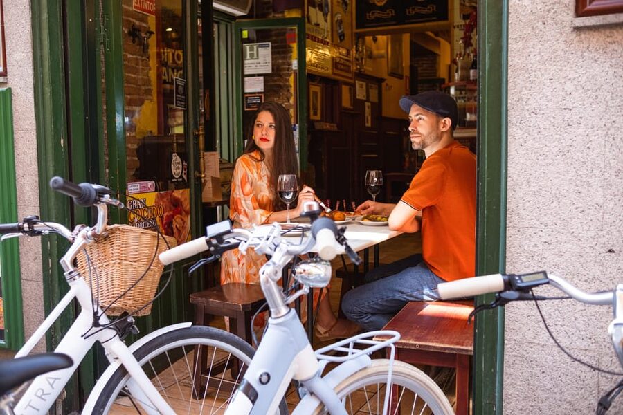 BiciTapeo : Tapas and Highlights Guided Vintage Bike Tour - Puerta del Sol and the heart of the city