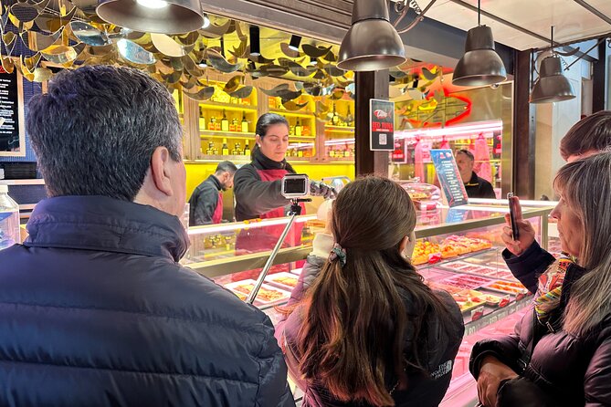 Bluefin Tuna tasting in the most Prestigious Market of Spain - The tartares offer the clearest contrast