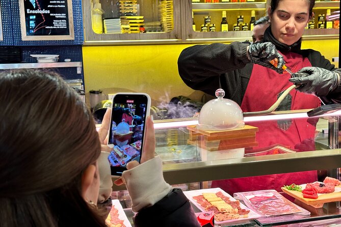 Bluefin Tuna tasting in the most Prestigious Market of Spain - The biggest weakness is inconsistent hosting