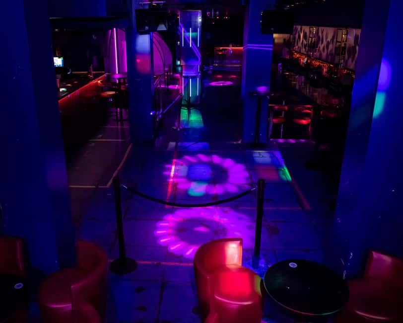 Disco night at Samsara, calle de la Cruz, 7, Madrid - The crowd and the social side of the night