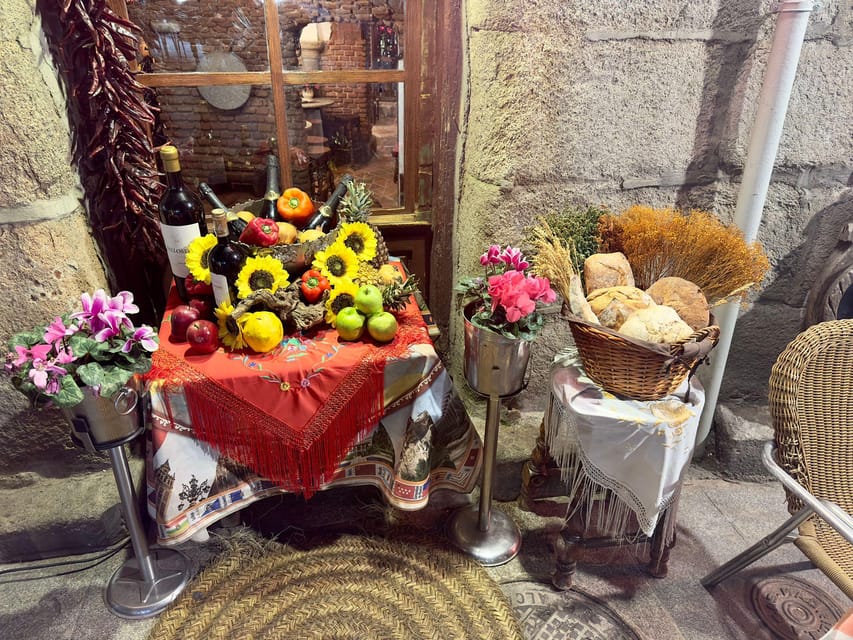 Discover the best "Wines and Tapas in Madrid". - Starting at The Austrias and Calle Mayor