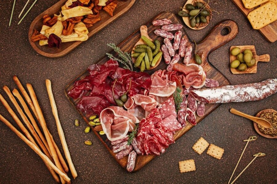 Discover the best "Wines and Tapas in Madrid". - Stop one: El Anciano Rey de los Vinos