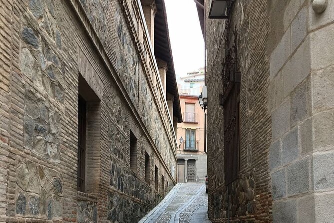 Discover Toledo: Private Tour from Madrid with Guide and Driver - Walking the Casco Histórico for three hours