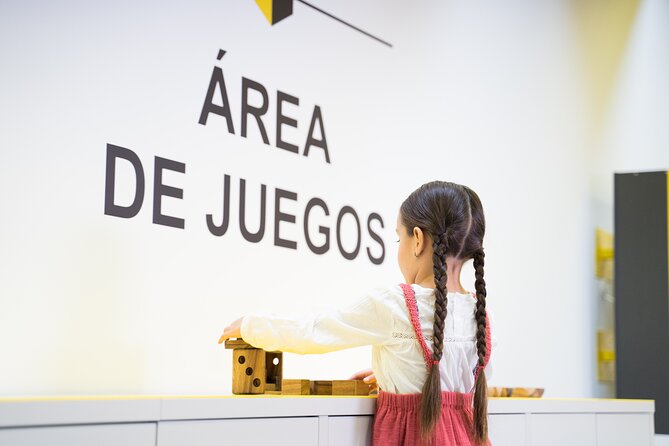 Entrance to the Museum of Illusions Madrid - What the Museum of Illusions Madrid is really like