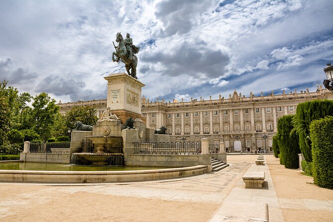 Escape the Inquisition in Madrid Exploration Game - Plaza de la Cebada and San Francisco el Grande