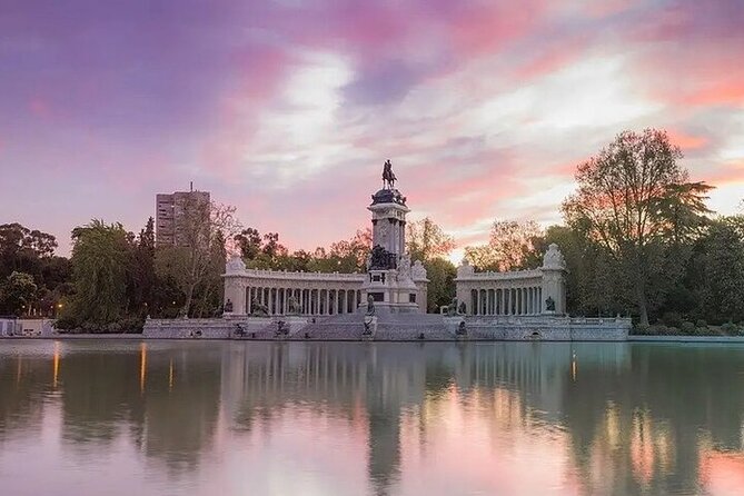 Essential Madrid: Private Walking tour - Neptune Fountain and the Paseo del Prado
