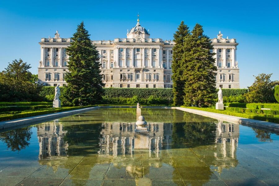 Essential Madrid: Walking Tour of the Historic Center - Almudena Cathedral and the Calle Factor viewpoint