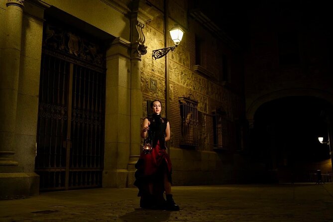 Evening Walking Tour: Spanish Inquisition & Legends of Old Madrid - A guide-led performance rather than a standard city tour