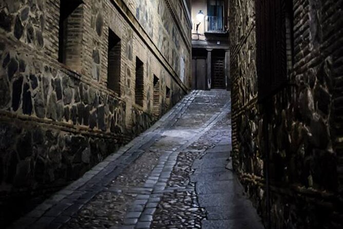Explora los Misterios y Secretos de Toledo - Dark lanes, old dungeons, and enchanted houses