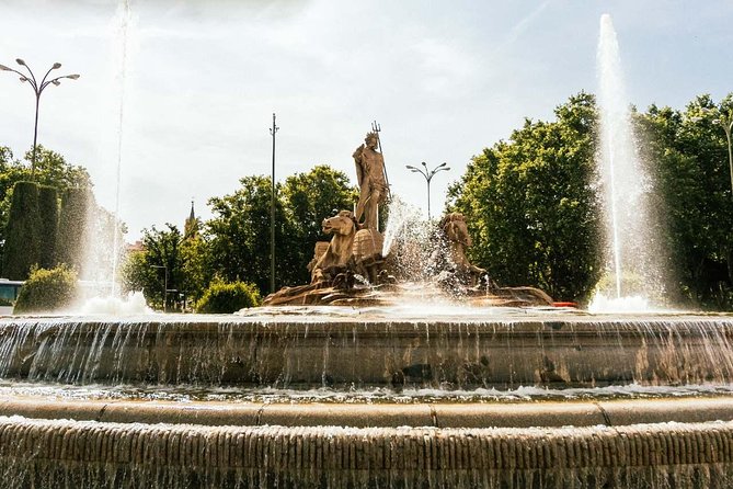 Family Friendly Madrid Private City Tour - Plaza de Isabel II: a practical starting point