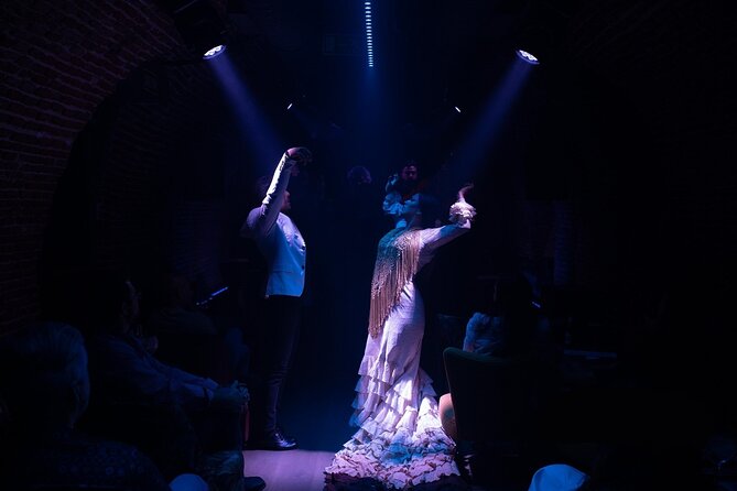 Flamenco Show at Tablao La Carmela in Madrid - Watching the singers, musicians, and dancers