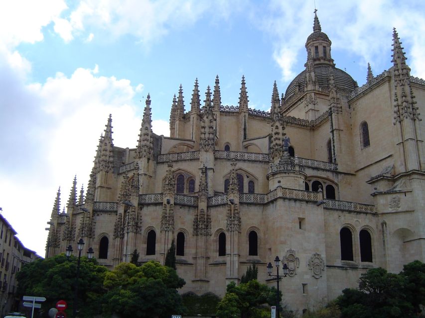 From Madrid: Ávila and Segovia Guided Day Trip - Why Ávila and Segovia work well together