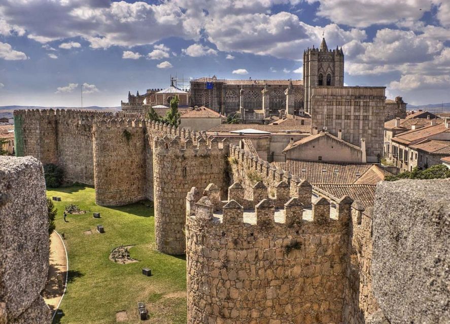 From Madrid: Avila, Segovia & Toledo Private Tour - What the private vehicle changes