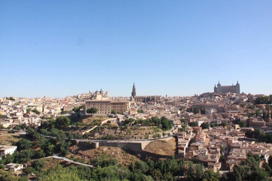 From Madrid: Day Trip to Toledo with Local Guide - Meeting in central Madrid and riding to Toledo