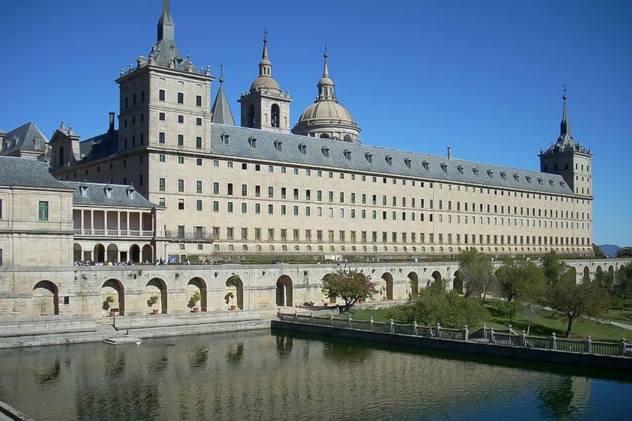 From Madrid: Escorial Monastery & Valley of the Fallen Trip - Why combine El Escorial with the Valley of the Fallen?