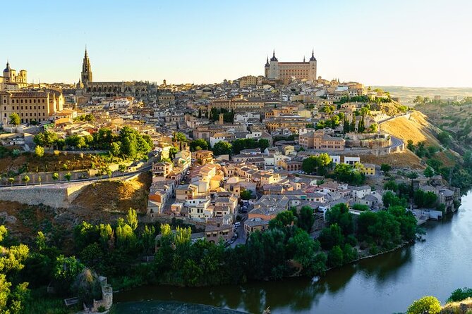 From Madrid: Full-Day Medieval Tour in Toledo and Ávila - The Madrid departure and the long road south