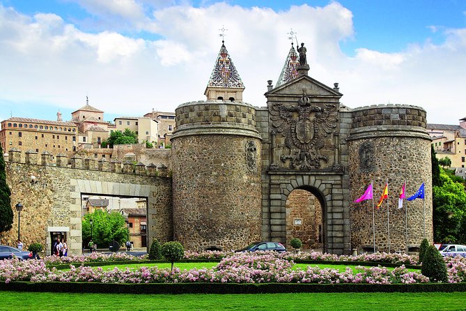 From Madrid: Gems of Andalusia 6-Day Sightseeing Tour - Guides, groups, and the bilingual format