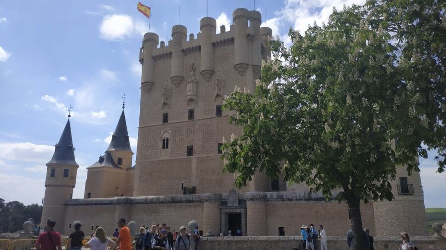 From Madrid: Guided Day Trip to Segovia and Toledo - Key points to know before booking