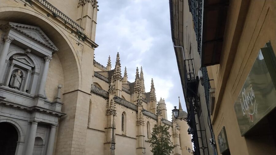 From Madrid: Half-Day or Full-Day Trip to Segovia - Free time for food, views, and old streets