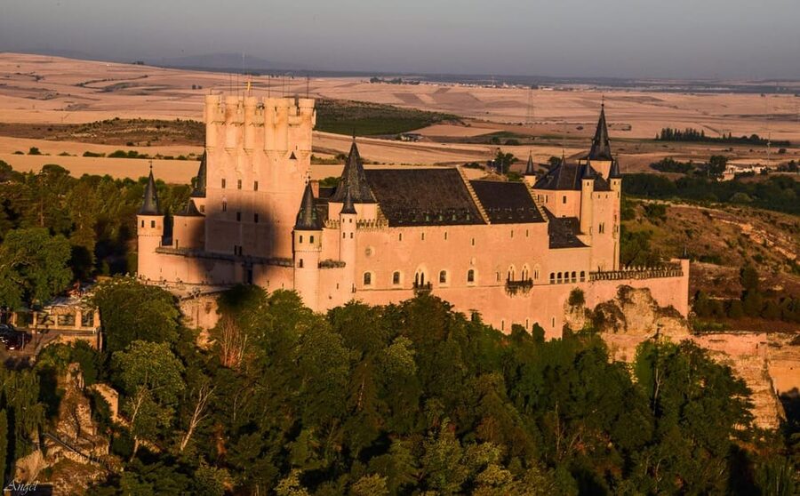 From Madrid: Hot Air Balloon over Segovia with Transfer - Safety briefing, basket access, and the start of the flight