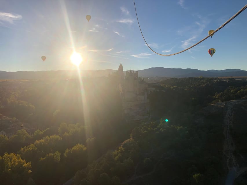 From Madrid: Hot Air Balloon over Segovia with Transfer - One hour above Segovia