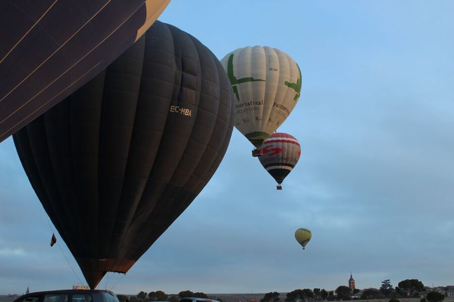 From Madrid: Hot Air Balloon over Toledo - Landing, breakfast, and the Cava toast