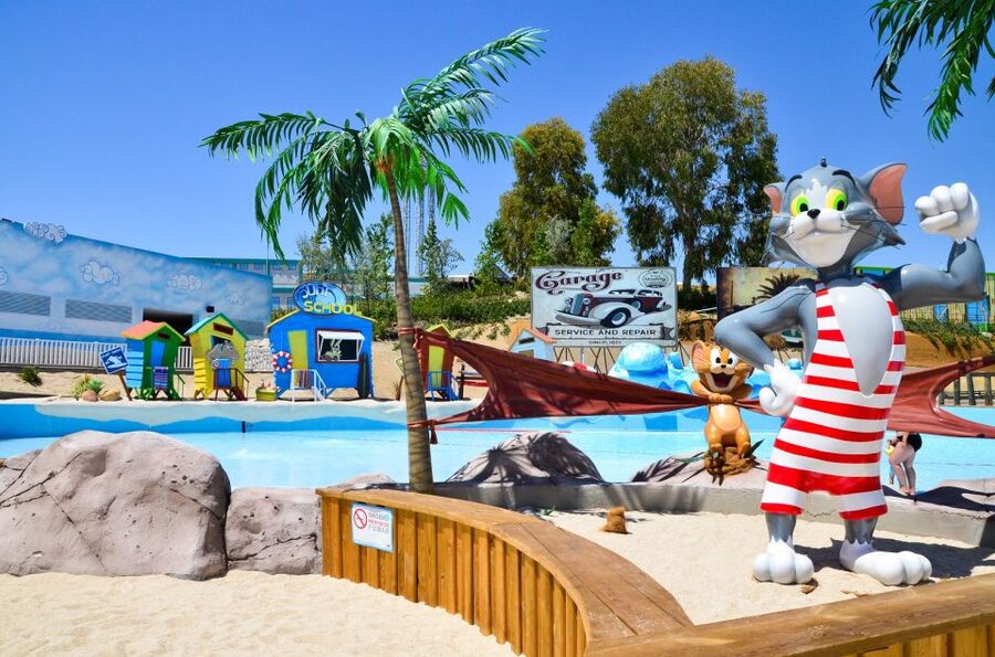 From Madrid: Parque Warner Beach Water Park & Transport - The 7:00 PM return bus is not flexible