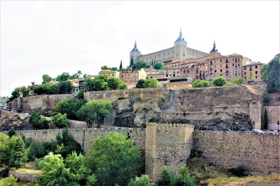 From Madrid: Private Highlights of Toledo Guided Day Trip - The first view from Mirador del Valle