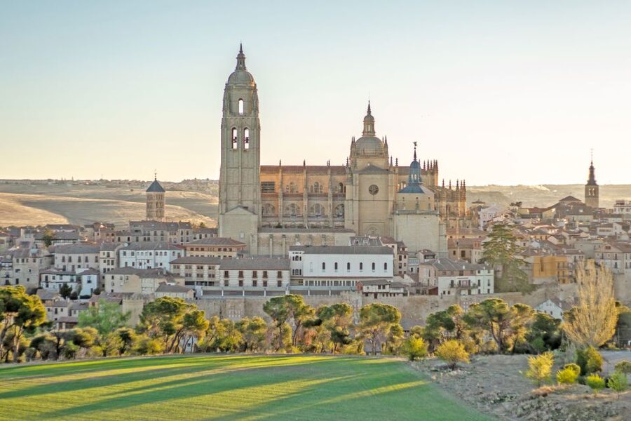 From Madrid: Segovia, Ávila, and Toledo Guided Tour - What the bilingual guiding adds