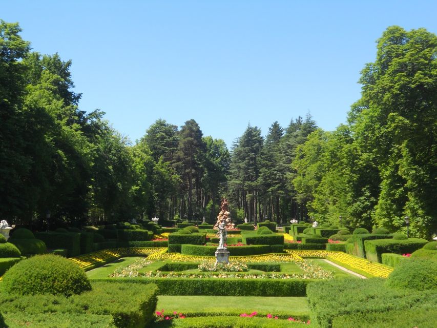 From Madrid: Segovia & La Granja Private Full-Day Tour - Lunch in Real Sitio de San Ildefonso