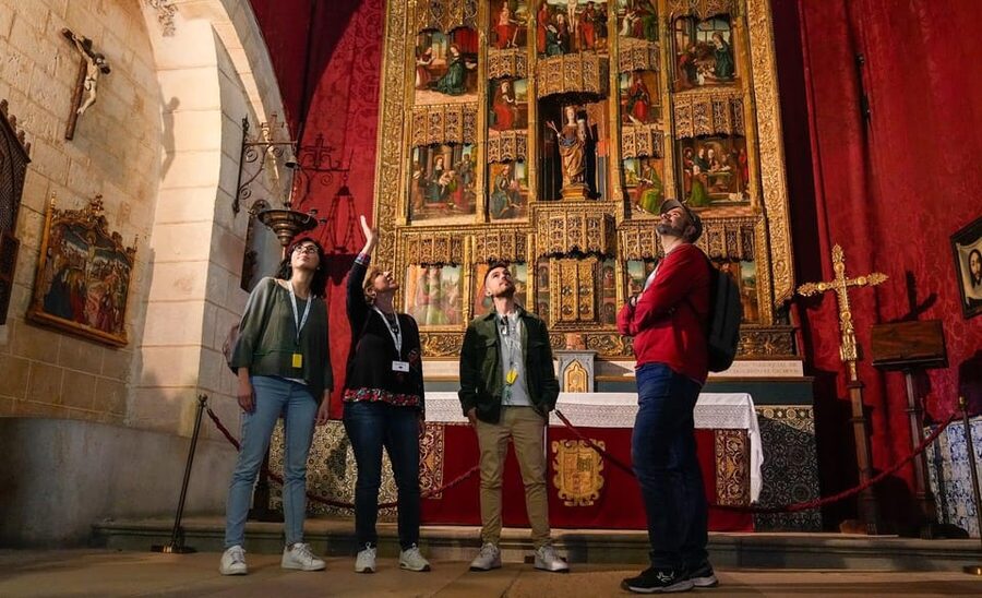 From Madrid: Segovia Tour with Cathedral and Alcazar Entry - Guides, language, and group rhythm