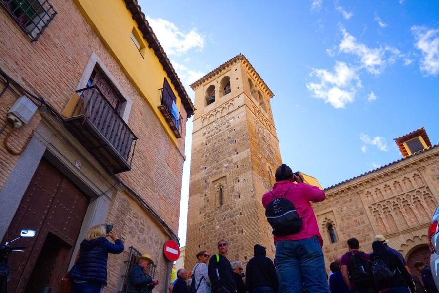 From Madrid: Toledo and Segovia Guided Day Trip - Key points to know before booking