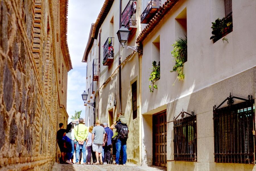 From Madrid: Toledo Guided Day Trip - Walking conditions, crowds, and comfort