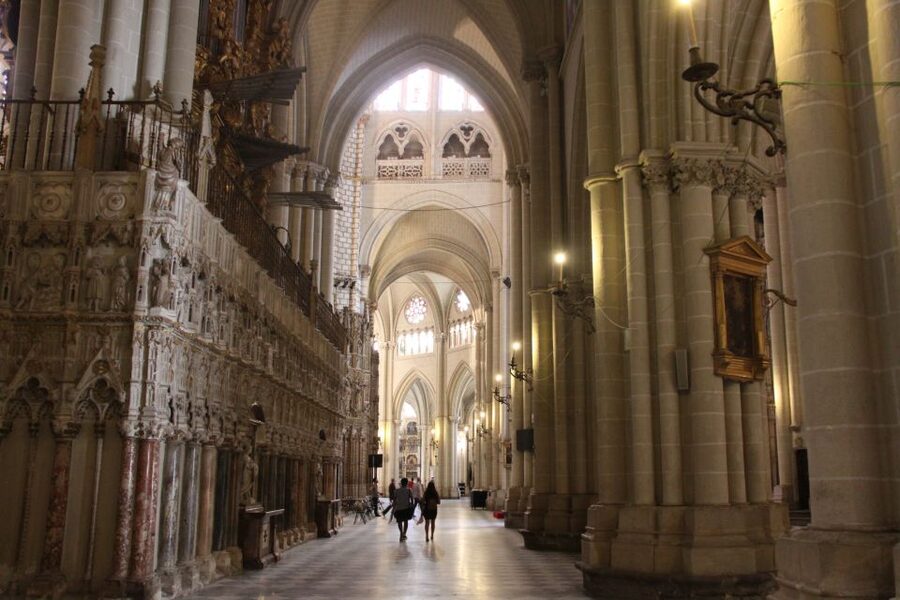 From Madrid: Toledo & Jewish Quarter Half-Day Tour - Toledo Cathedral: look up, then look closer