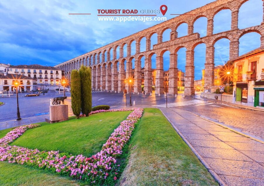 From Madrid: Tour Private Toledo & Segovia - The Roman aqueduct is Segovia’s great finale