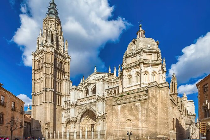 Guided English walking tour to the monuments of Toledo - What the guides add to the walk