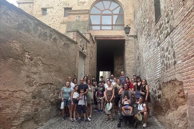 Guided English walking tour to the monuments of Toledo - A former mosque and a prison linked to the Catholic Monarchs