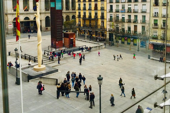 Guided tour of the Reina Sofia Museum in Madrid, entrance fees and pick up at the hotel. - Guides who add stories, not just labels