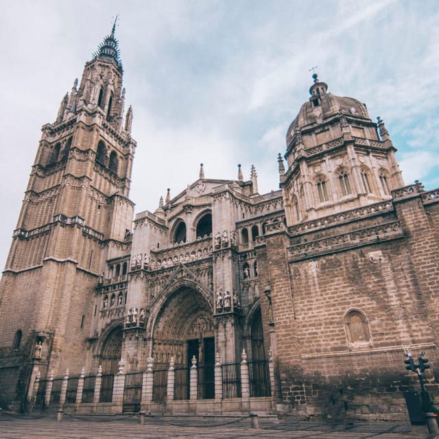 Guided tour of the Toledo Cathedral (Input no included) - Start at Calle Armas 3 near Plaza de Zocodover
